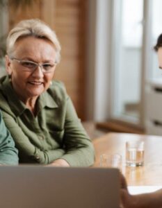BG Rente und Altersrente ( Foto: Adobe Stock-Goran)