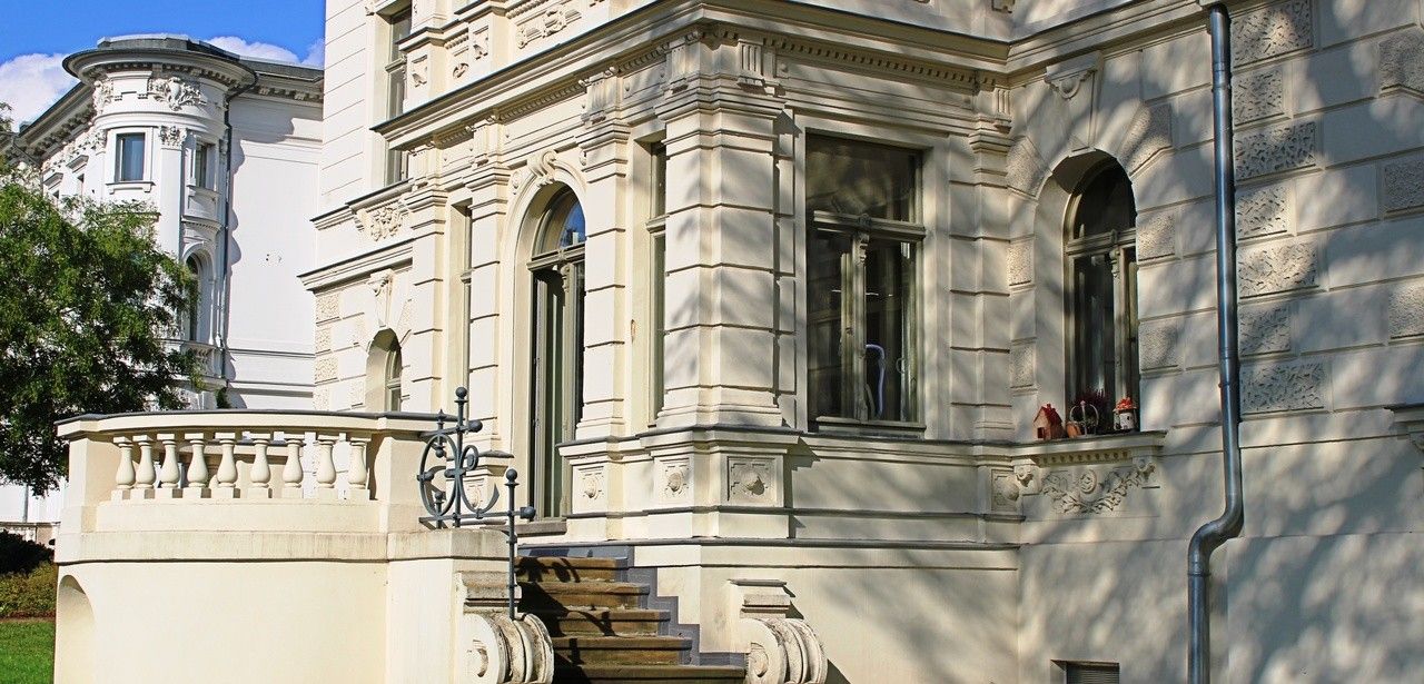 80 Prozent Senioren sichern Ruhestand mit Immobiliendarlehen der (Foto: AdobeStock - ArTo - 1907008203)